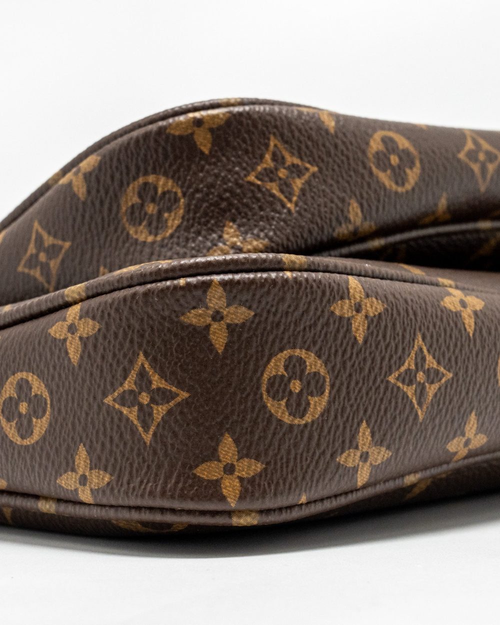 AAA Replica Louis Vuitton LV MULTI POCHETTE ACCESSOIRES MONOGRAM CANVAS GHW