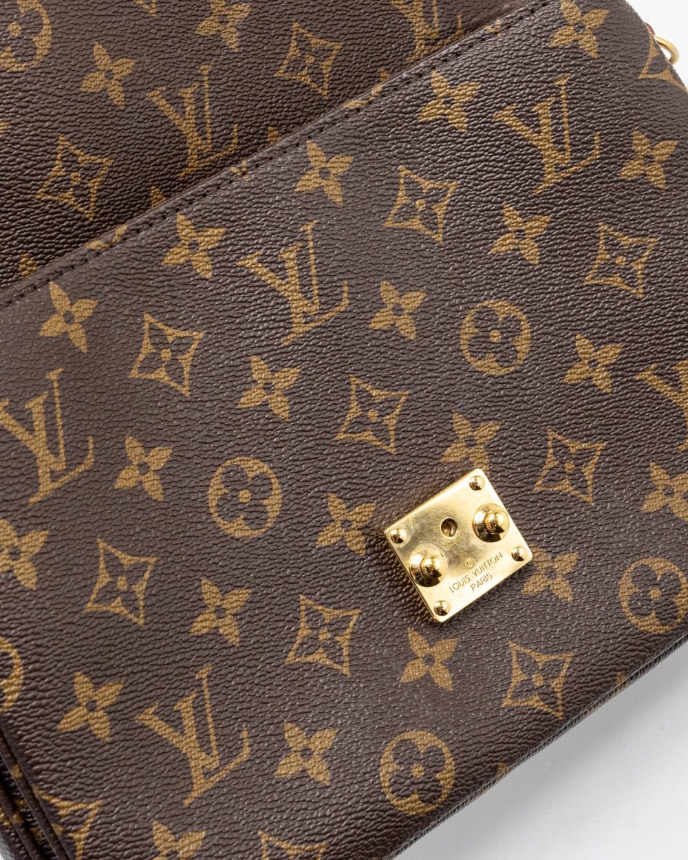 AAA Replica Louis Vuitton LV POCHETTE METIS MONOGRAM CANVAS GHW