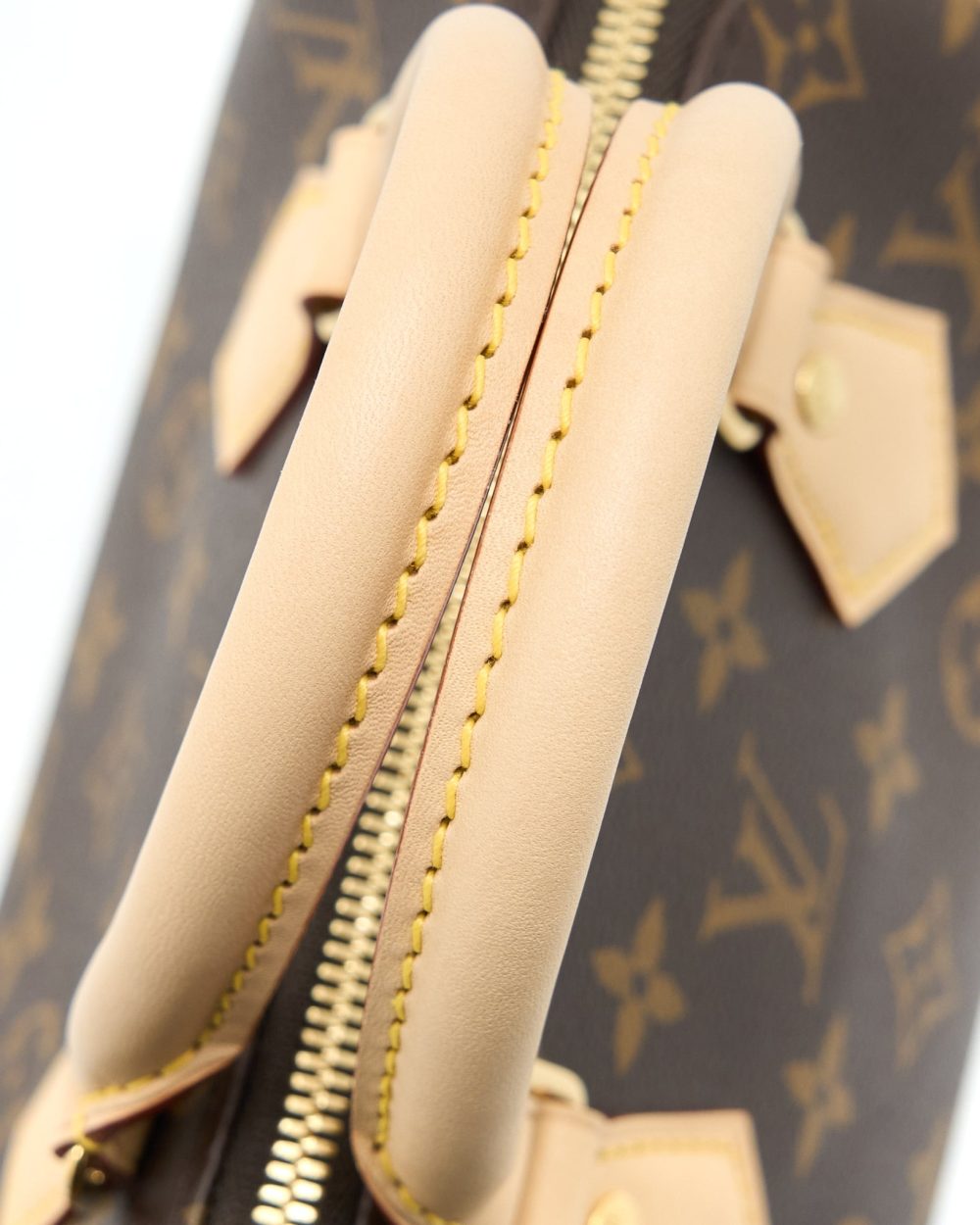 AAA Replica Louis Vuitton LV SPEEDY BANDOULIERE 20 MONOGRAM CANVAS BLACK STRAP GHW (NEW VERSION)