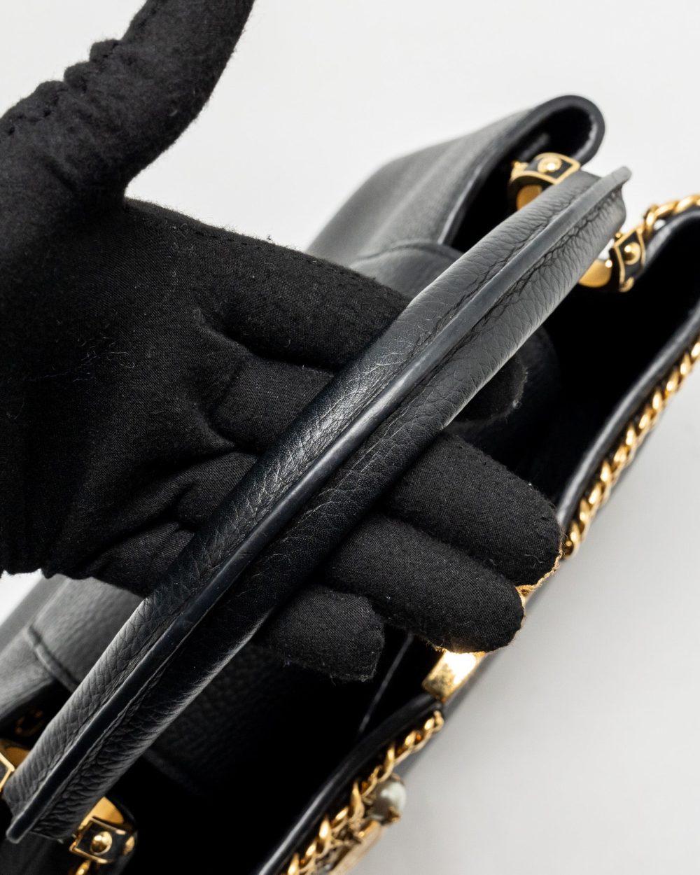 AAA Replica Louis Vuitton LV CAPUCINES MM CALFSKIN BLACK GHW