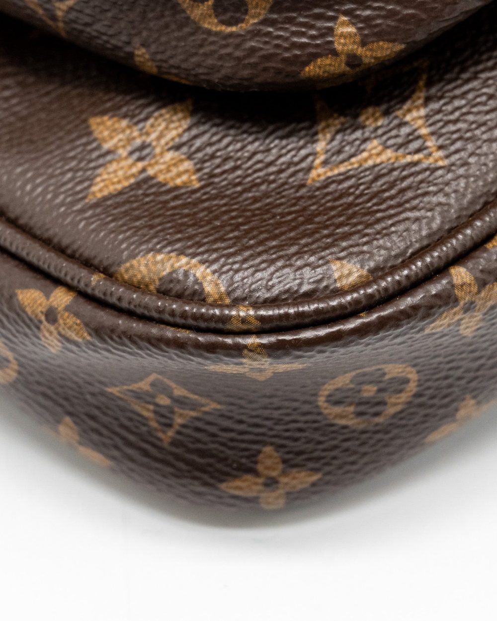 AAA Replica Louis Vuitton LV MULTI POCHETTE ACCESSORIES MONOGRAM CANVAS KHAKI GHW
