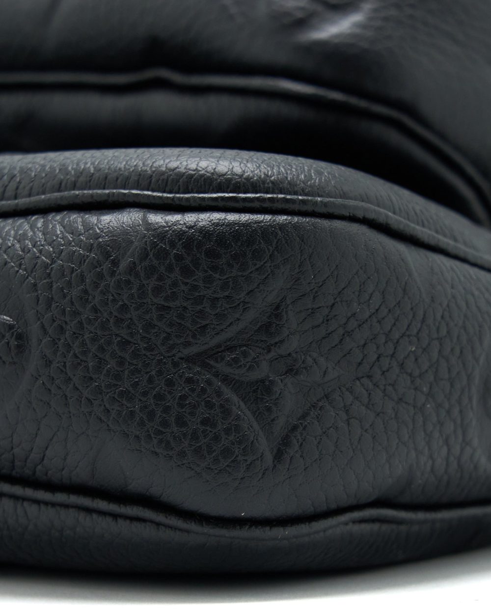 AAA Replica Louis Vuitton LV MULTI POCHETTE ACCESSORIES MONOGRAM EMPRIENTED BLACK GHW (NEW VERSION)