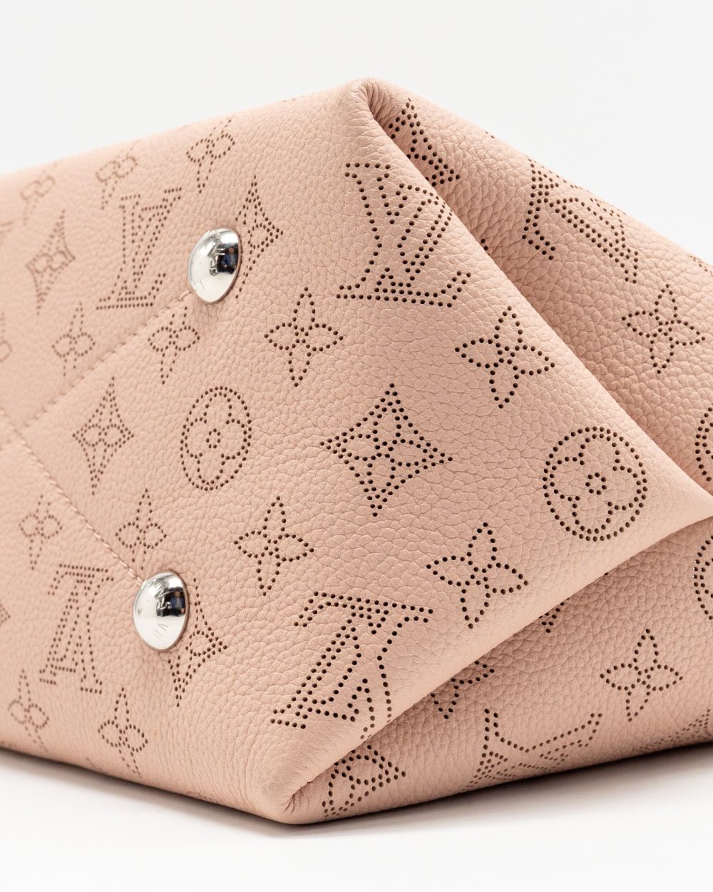 AAA Replica Louis Vuitton LV BELLA BAG CALFSKIN MAGNOLIA SHW