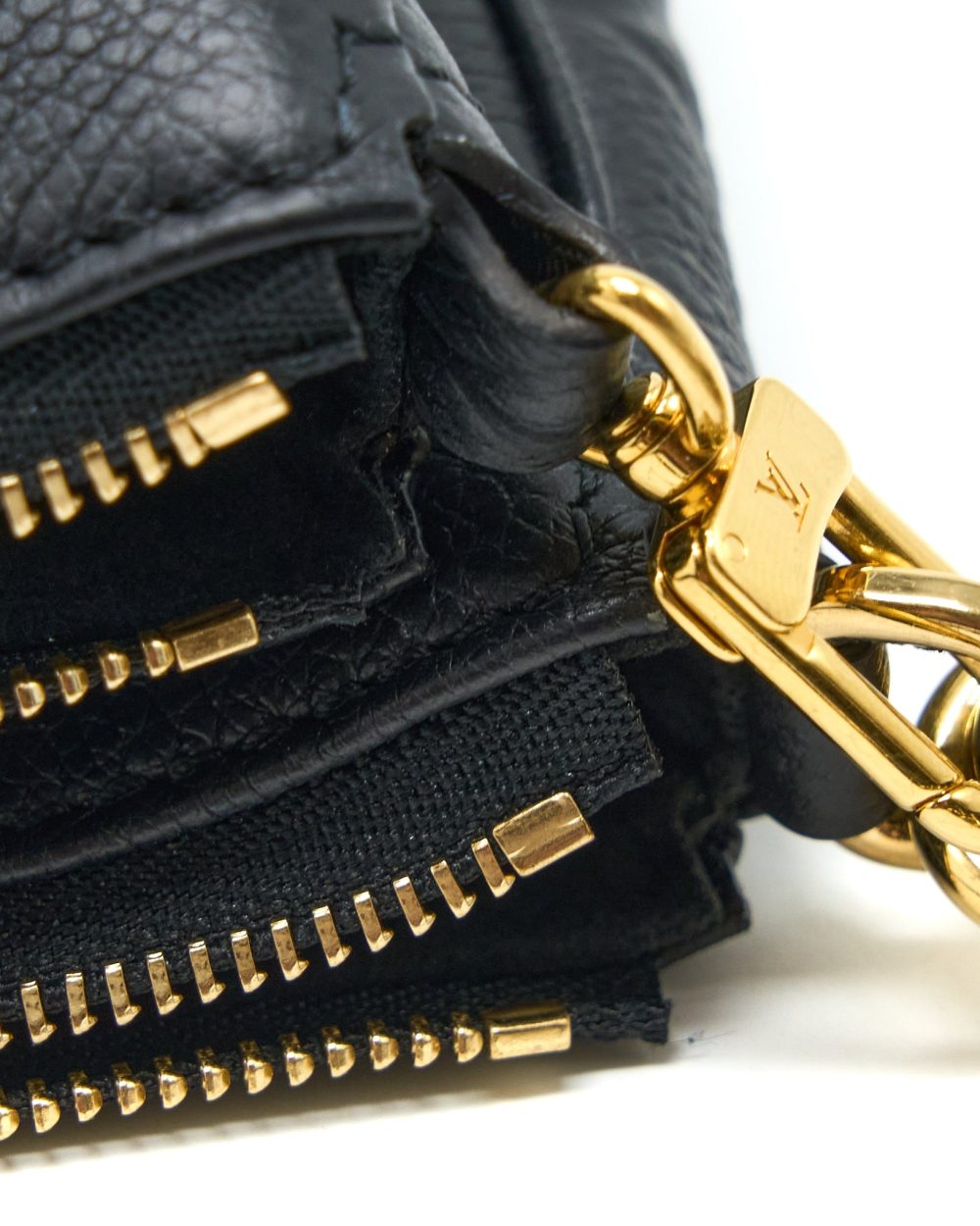 AAA Replica Louis Vuitton LV MULTI POCHETTE ACCESSORIES MONOGRAM EMPRIENTED BLACK GHW (NEW VERSION)