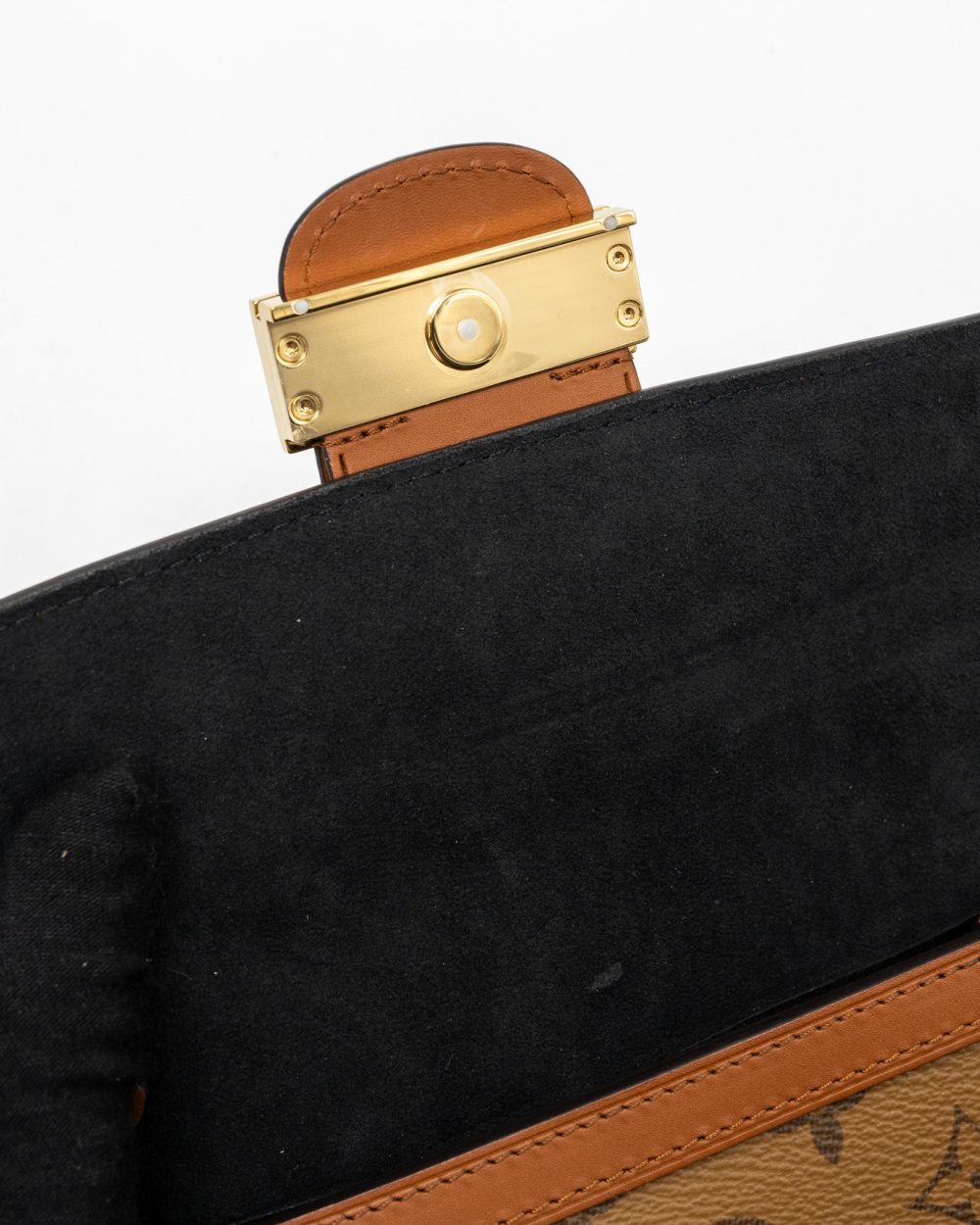 AAA Replica Louis Vuitton LV DAUPHINE BUMBAG MONOGRAM CANVAS GHW
