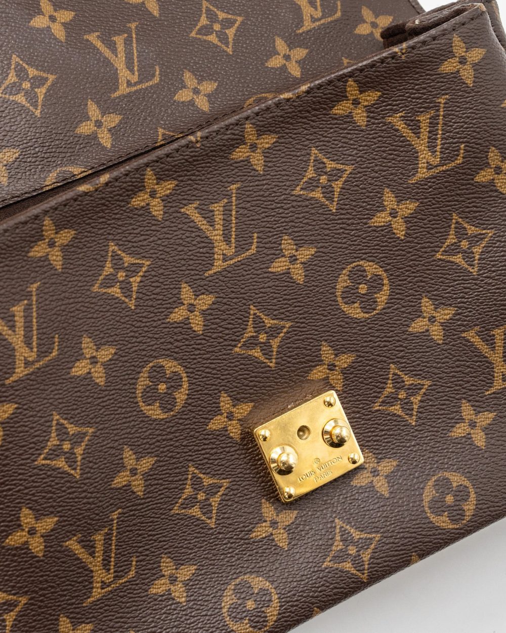 AAA Replica Louis Vuitton LV POCHETTE MÉTIS MONOGRAM CANVAS WITH GHW