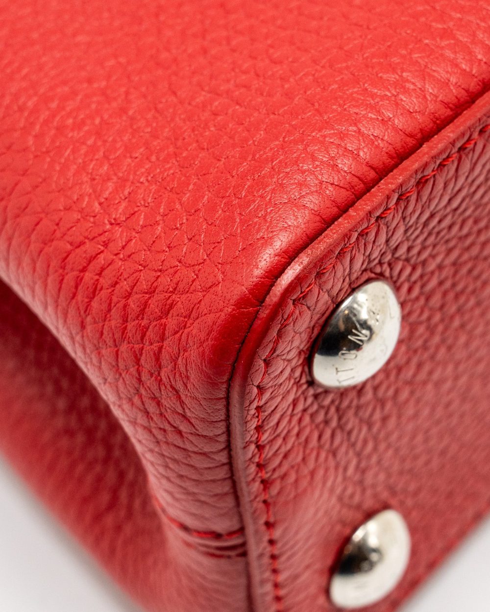AAA Replica Louis Vuitton LV CAPUCINE BB TAURILLON RED SHW