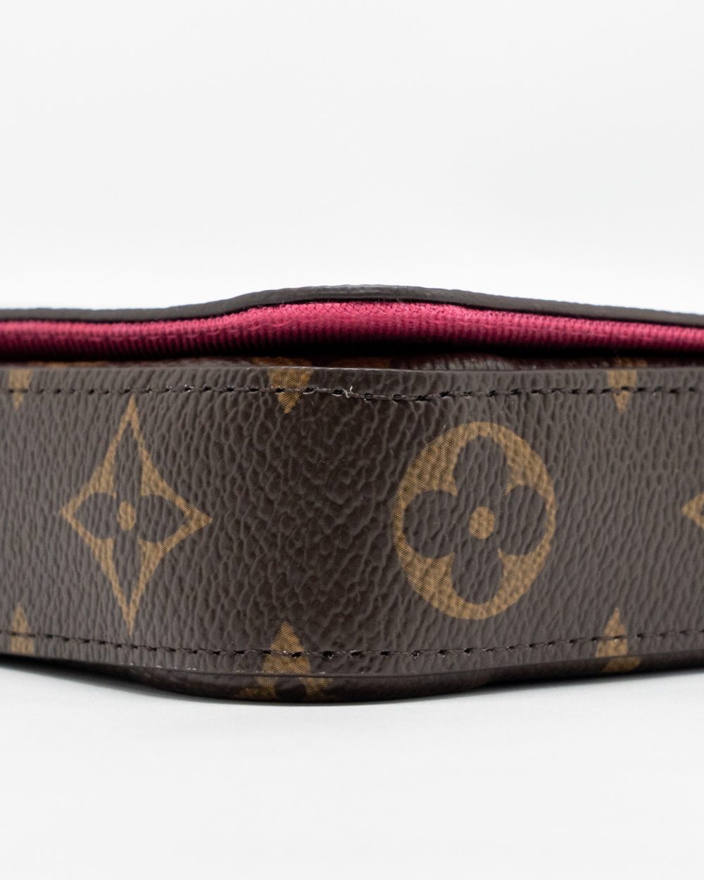 AAA Replica Louis Vuitton LV POCHETTE FELICIE LIMITED EDITION VIVIENNE MASCOT ON HOLLYWOOD DRIVE MONOGRAM CANVAS GHW