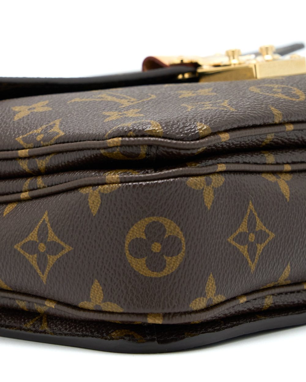AAA Replica Louis Vuitton LV POCHETTE METIS MONOGRAM CANVAS GHW