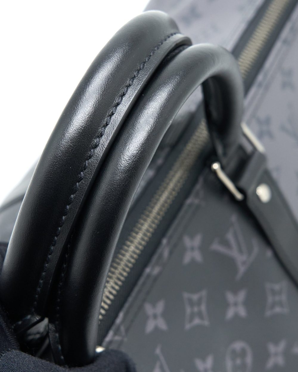 AAA Replica Louis Vuitton LV KEEPALL BANDOULIERE 50 MONOGRAM ECLIPSE CANVAS BLACK/GREY BLACK HARDWARE (NEW VERSION)