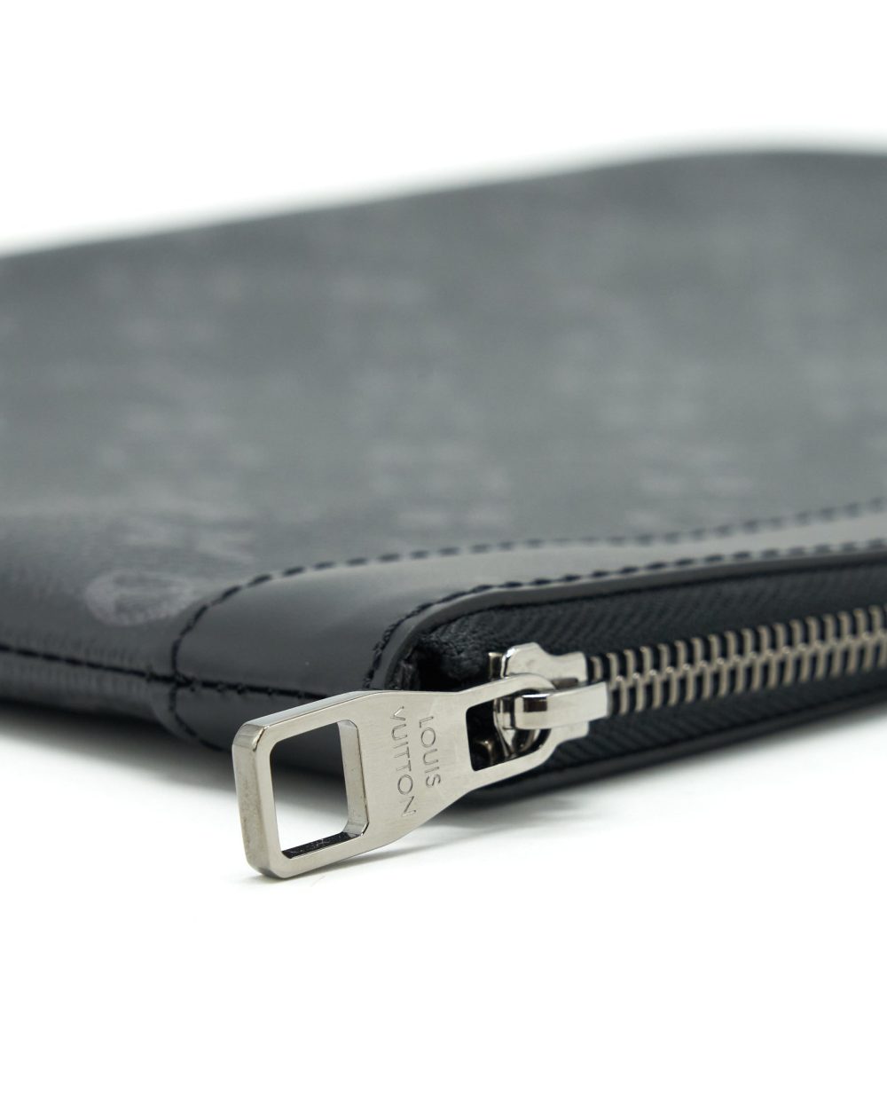 AAA Replica Louis Vuitton LV DISCOVERY POUCH MONOGRAM ECLIPSE COATED CANVAS