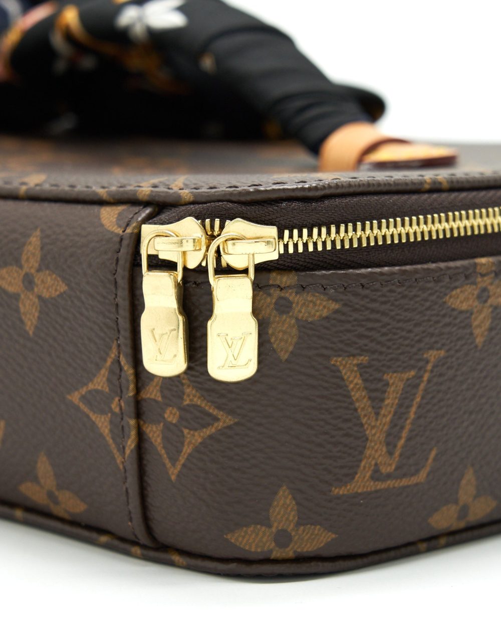 AAA Replica Louis Vuitton LV NICE JEWELLERY CASE WITH AN EXTRA BANDEAU
