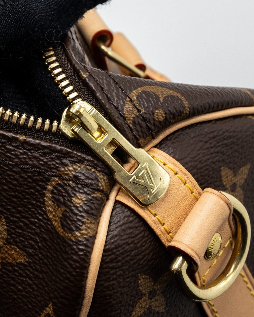 AAA Replica Louis Vuitton LV SPEEDY BANDOULIERE 25 MONOGRAM CANVAS GHW