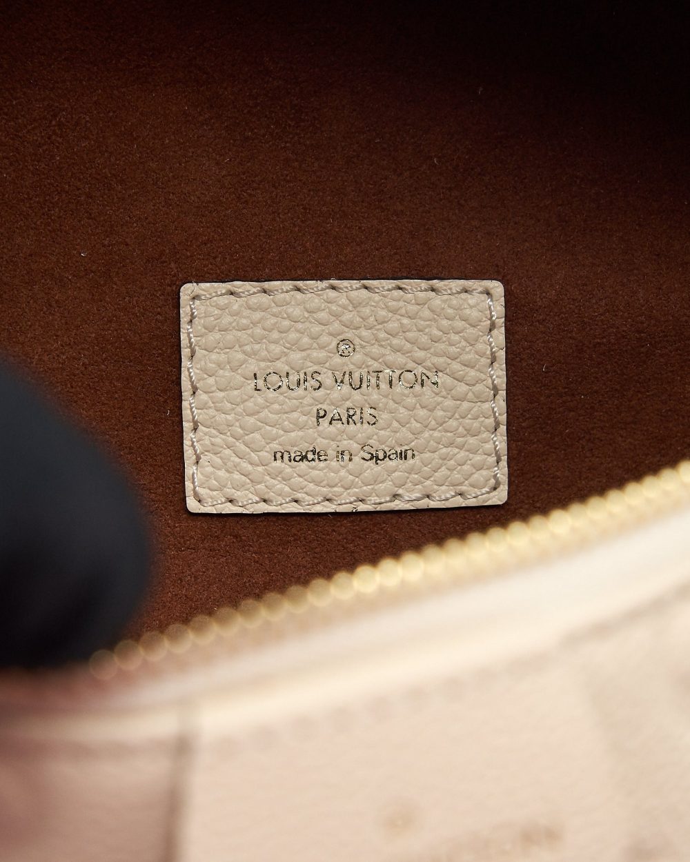 AAA Replica Louis Vuitton LV MONOGRAM EMPREINTE BUMBAG WHITE