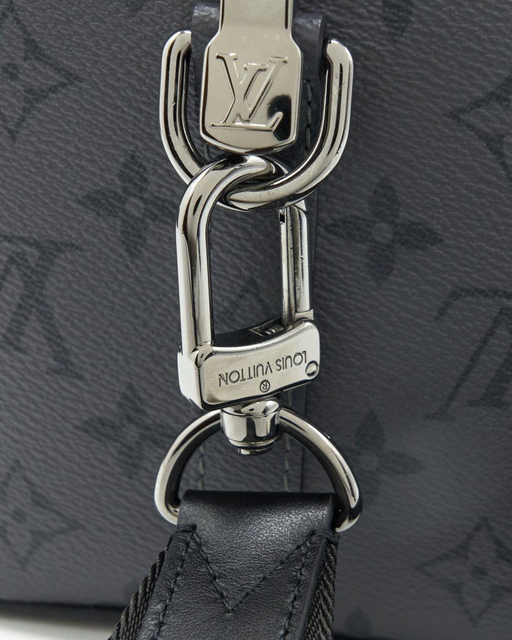 AAA Replica Louis Vuitton LV CITY KEEEPALL 27CM MONOGRAM ECLIPSE AND MONOGRAM ECLIPSE REVERSE