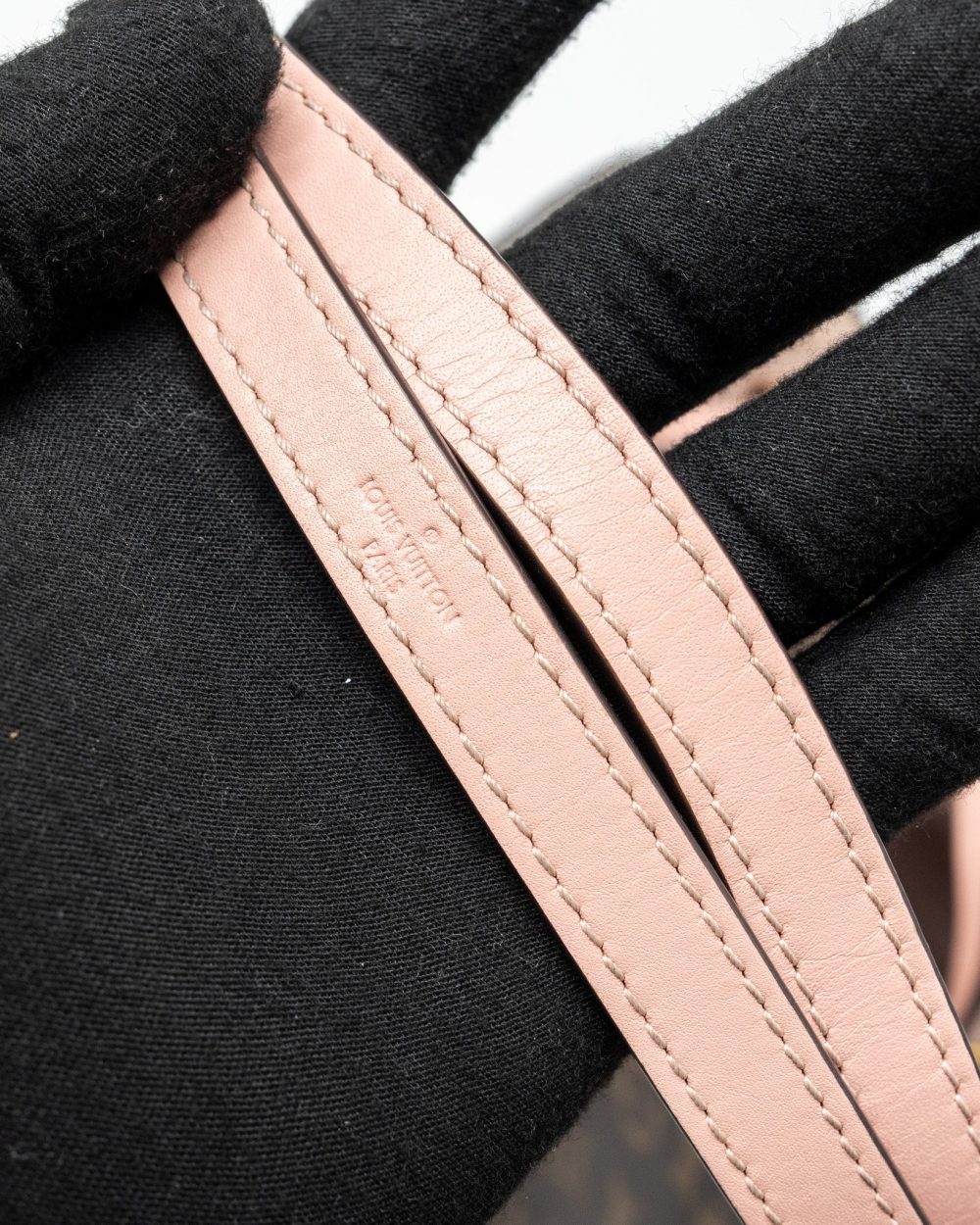 AAA Replica Louis Vuitton LV NEONOE MONOGRAM CANVAS / ROSE POUDRE GHW