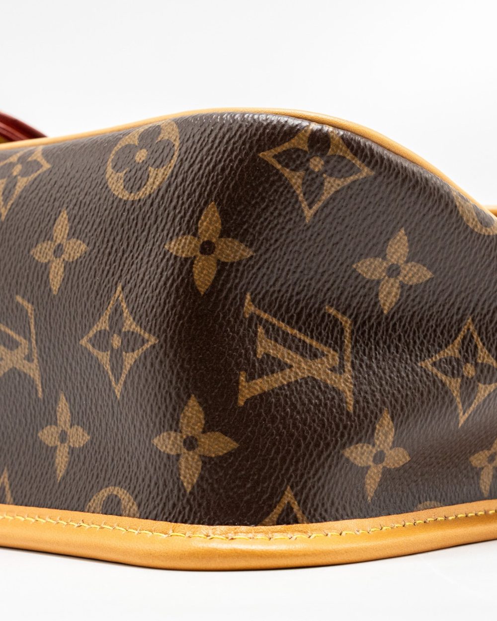 AAA Replica Louis Vuitton LV DIANE BAG WITH FUCHSIA STRAP MONOGRAM CANVAS GHW