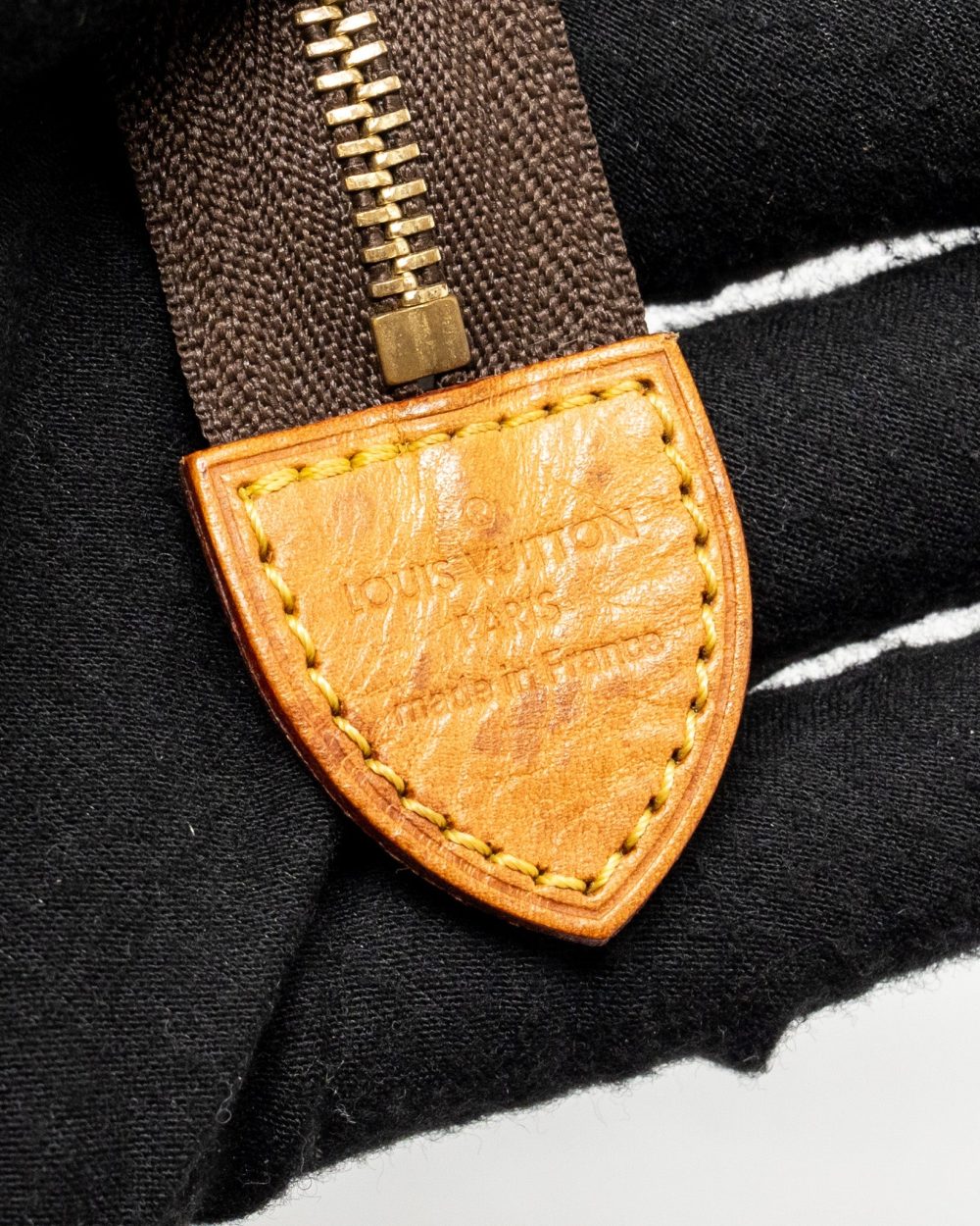 AAA Replica Louis Vuitton LV TOILETRY POCHETTE 26 MONOGRAM CANVAS GHW