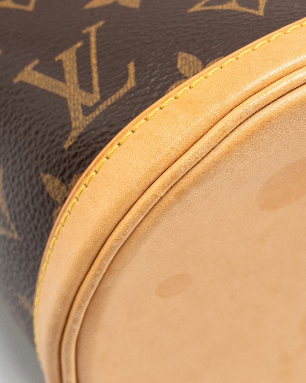 AAA Replica Louis Vuitton LV DUFFLE BAG MONOGRAM CANVAS GHW