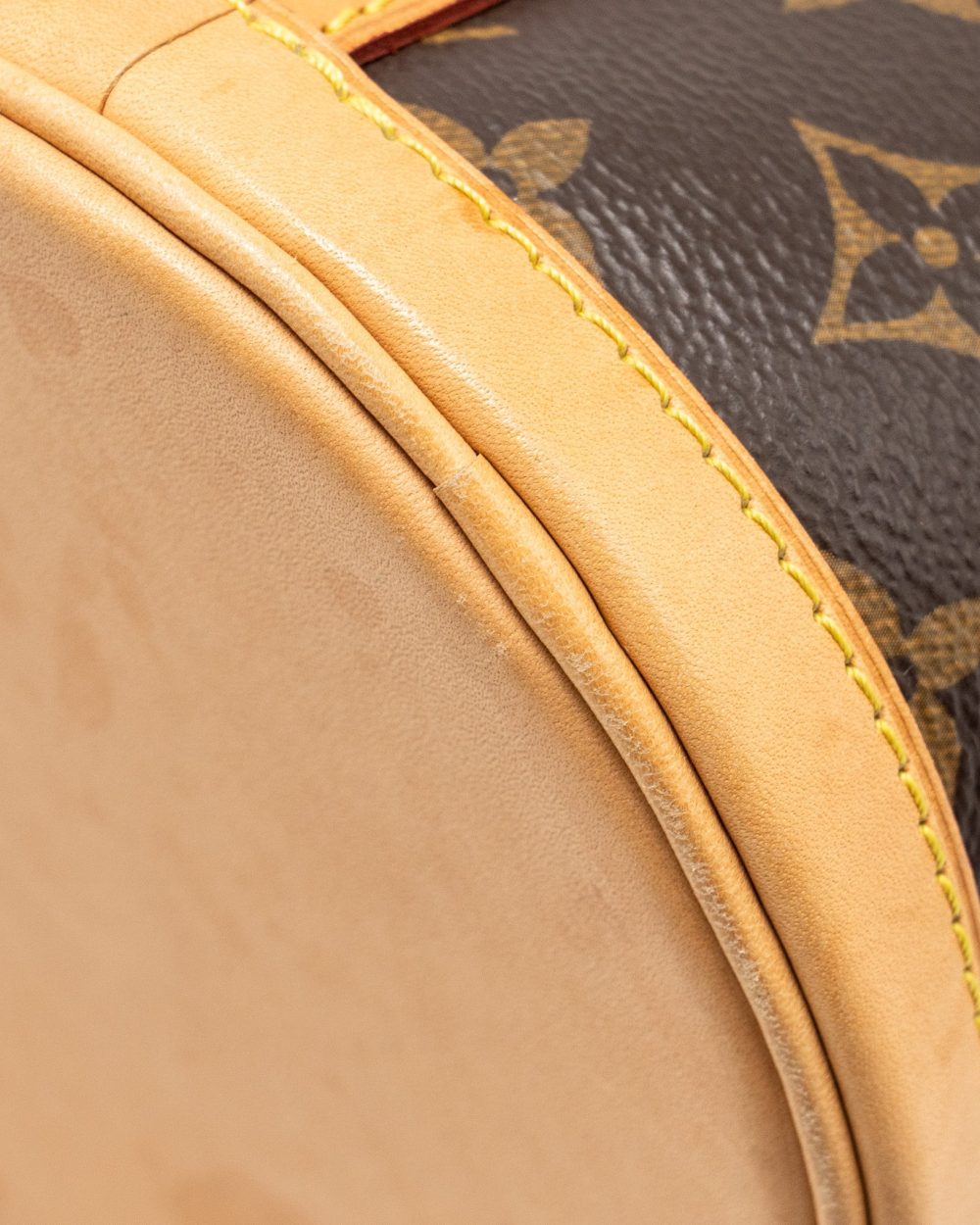AAA Replica Louis Vuitton LV DUFFLE BAG MONOGRAM CANVAS GHW