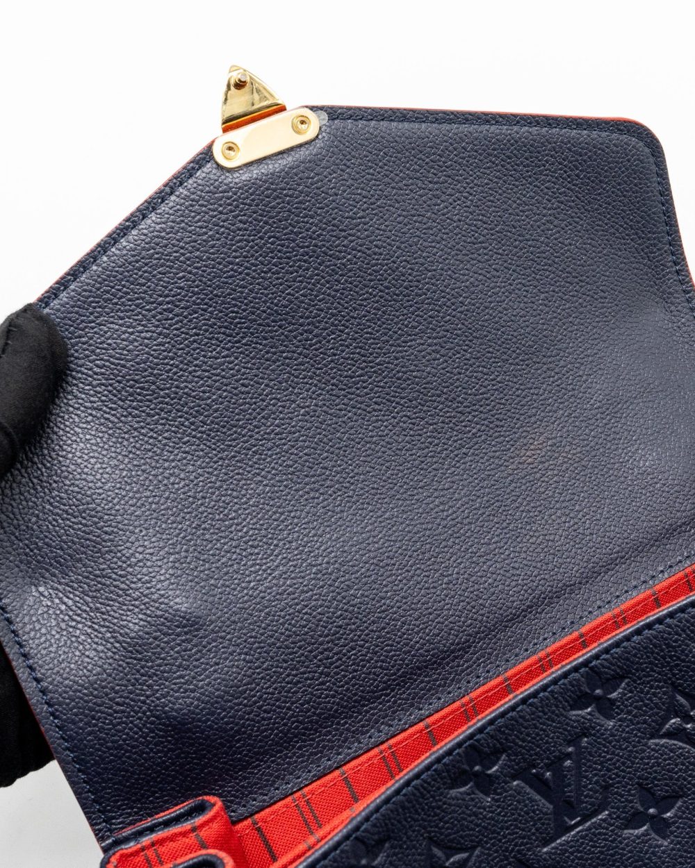 AAA Replica Louis Vuitton LV POCHETTE METIS MONOGRAM EMPREINETE NAVY GHW
