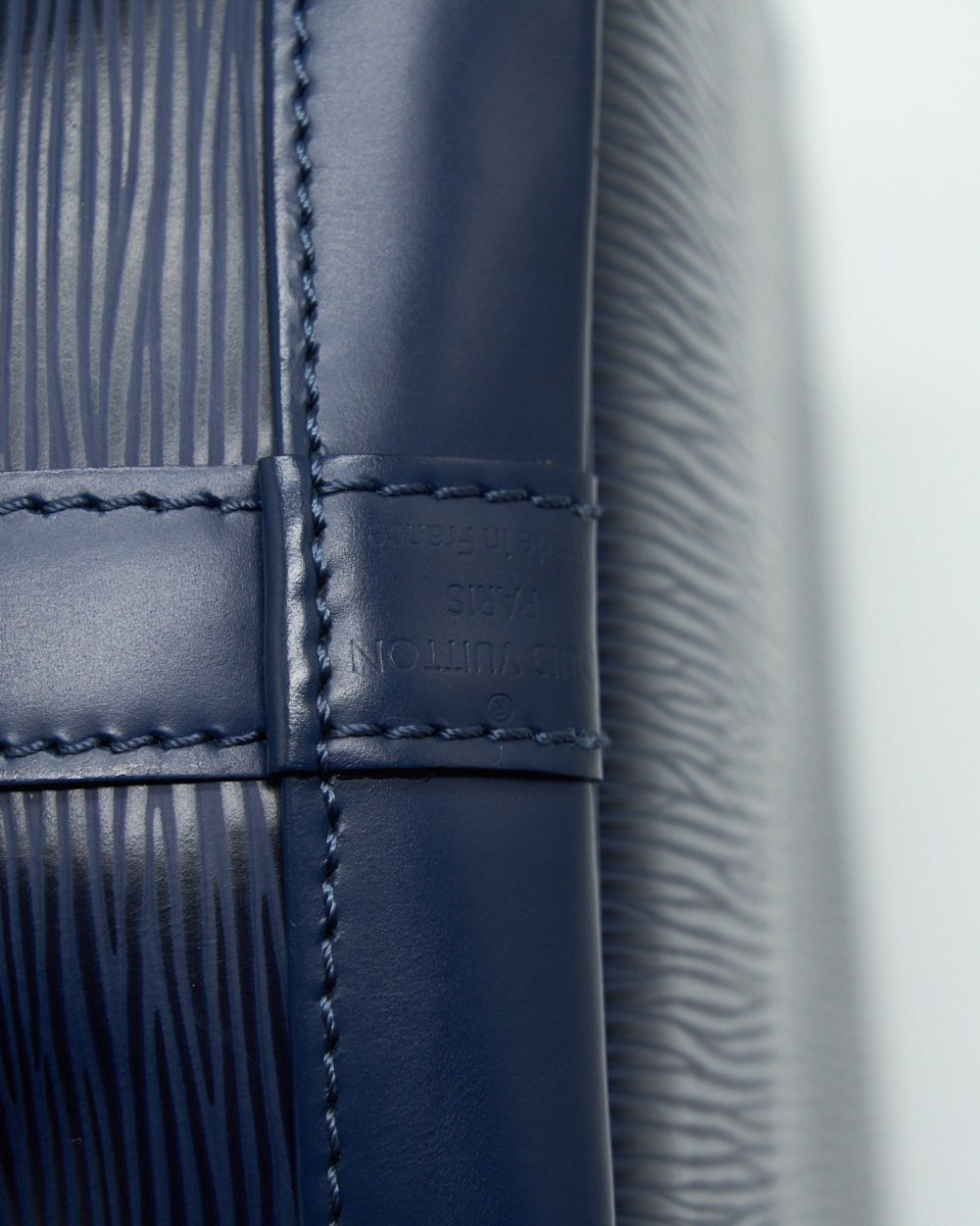 AAA Replica Louis Vuitton LV NOE BUCKET BAG EPI LEATHER NAVY SHW