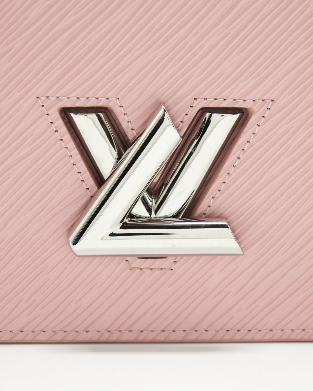 AAA Replica Louis Vuitton LV TWIST WALLET ON CHAIN EPI PINK SHW