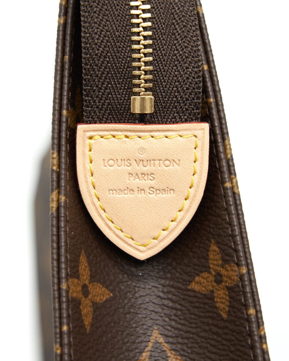 AAA Replica Louis Vuitton LV TOILETRY POCHETTE 26 MONOGRAM CANVAS YEAR2020
