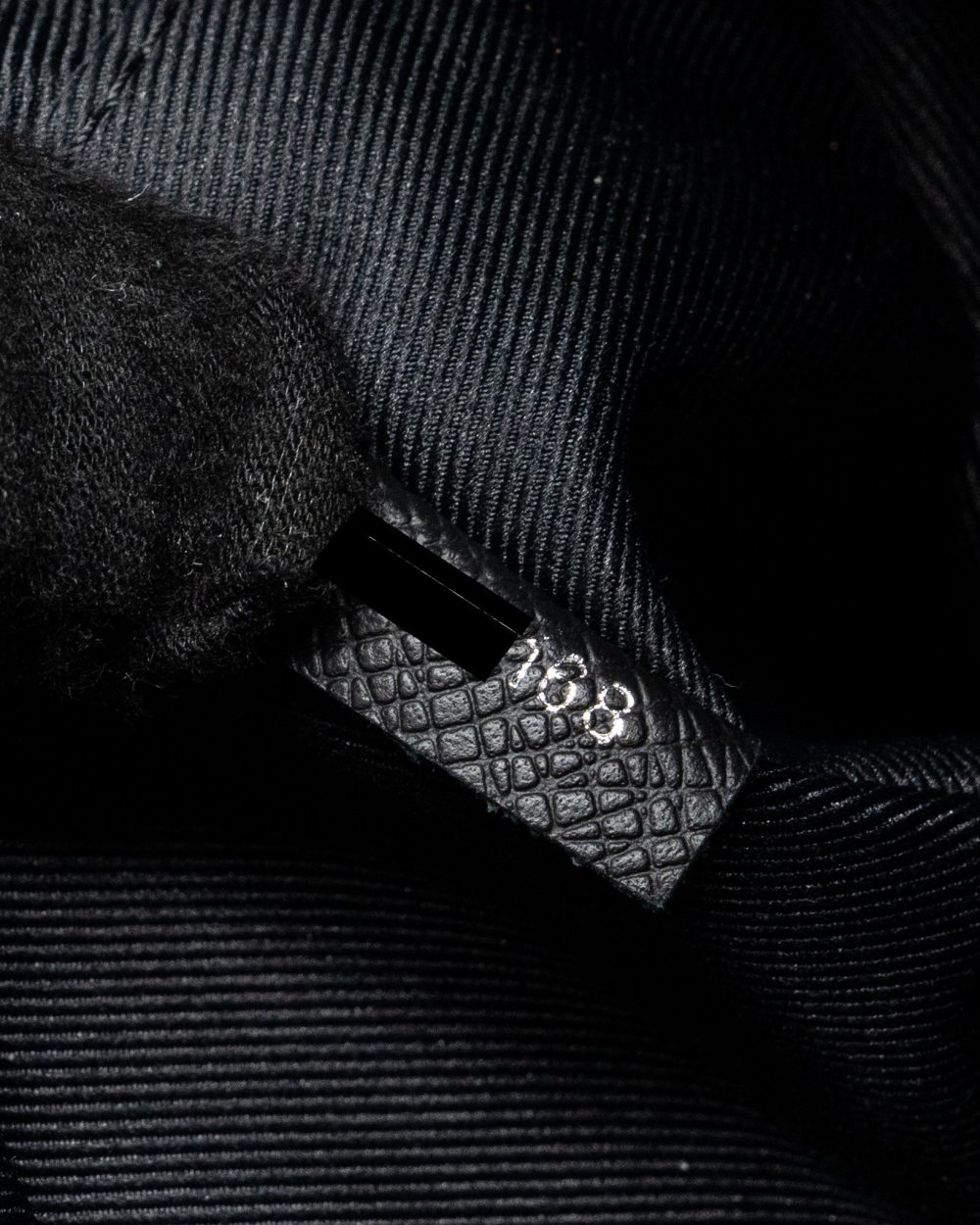 AAA Replica Louis Vuitton LV TAIGA BUM BAG OUTDOOR LEATHER BLACK SHW