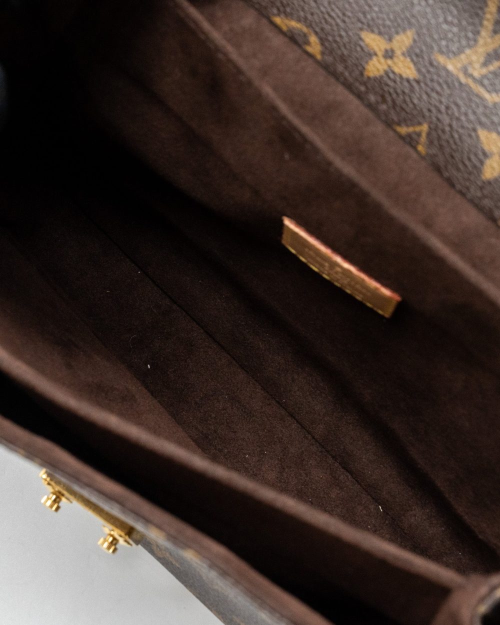 AAA Replica Louis Vuitton LV POCHETTE MÉTIS MONOGRAM CANVAS GHW
