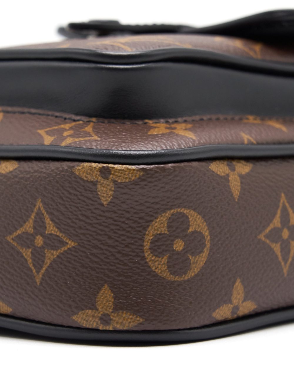 AAA Replica Louis Vuitton LV CHRISTOPHER WEARABLE WALLET