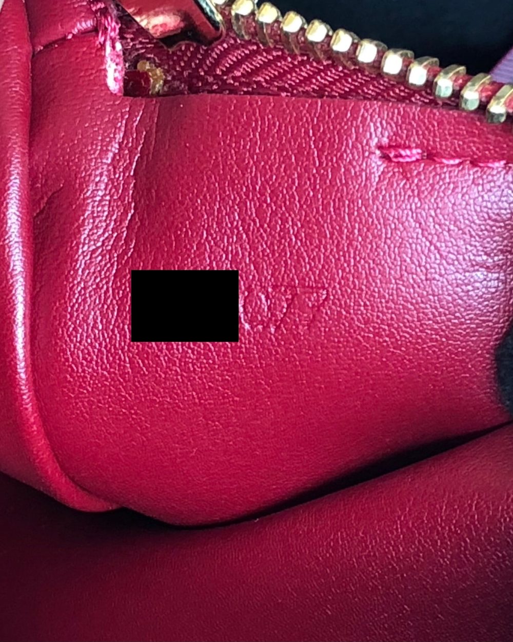 AAA Replica Louis Vuitton LV VINTAGE VERNIS PAPILLON BAG RED