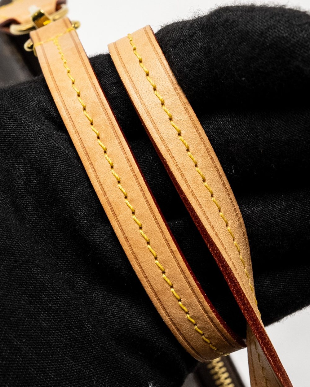 AAA Replica Louis Vuitton LV POCHETTE ACCESSORIES MONOGRAM CANVAS GHW