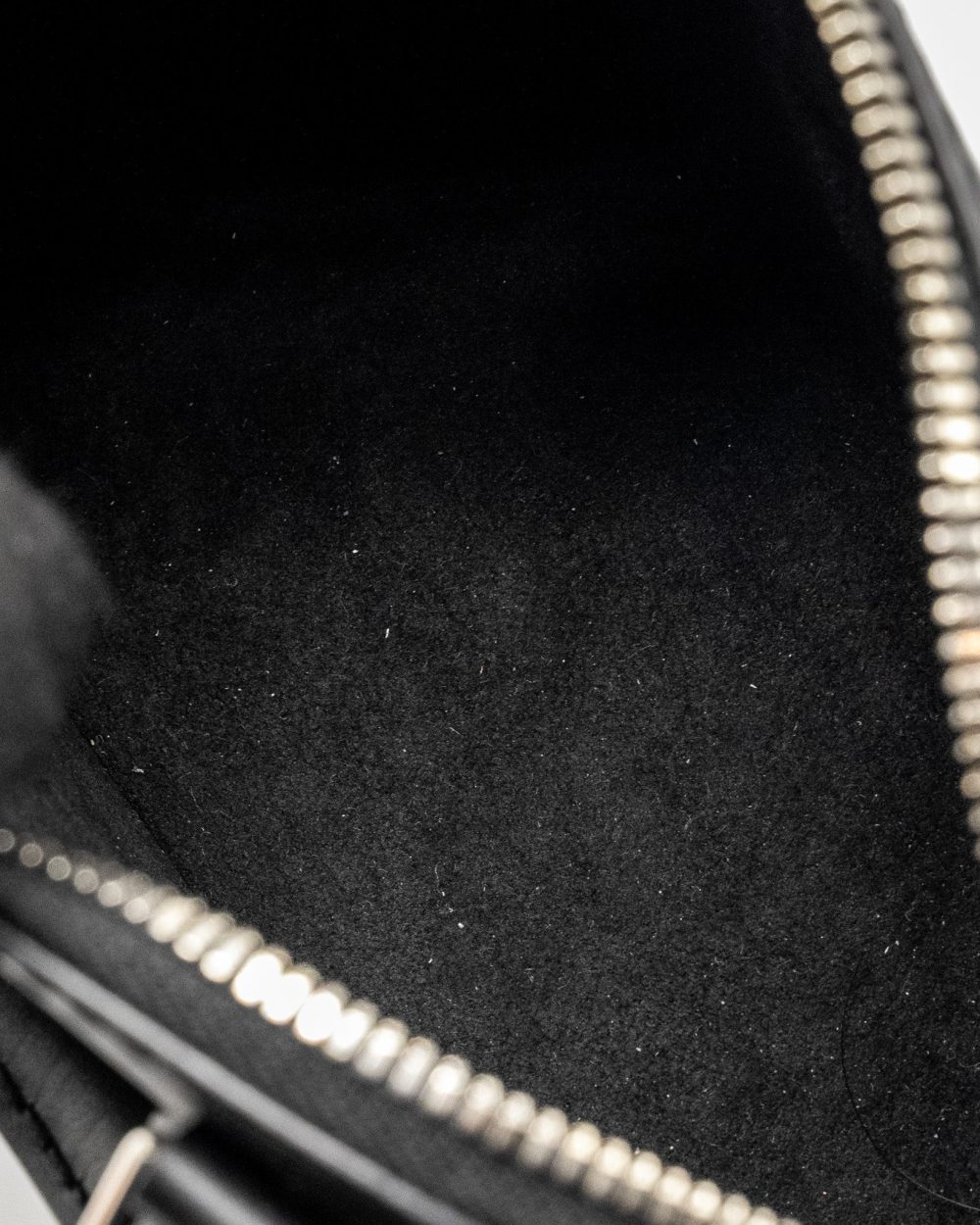 AAA Replica Louis Vuitton LV ALMA NANO EPI BLACK SHW