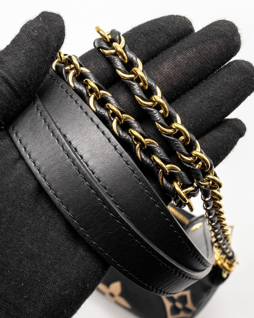 AAA Replica Louis Vuitton LV MULTI POCHETTE ACCESSORIES BICOLOUR MONOGRAM EMPREINTE GHW